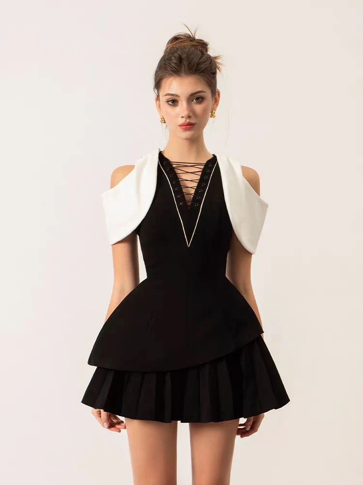 

Elegant Color Block Shoulder Bared Top And Pleated Skirt Two Piece Set for Women Summer Fashion Slimming Younglooking Polyest...
