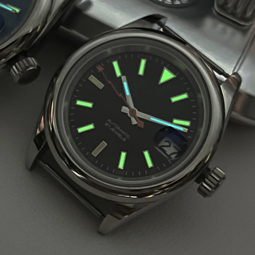Silver Polished round Bezel Case Hard Blue Sapphire Crystal Black Dial Watch NH35 Movement 39mm / 36mm Size Made in China