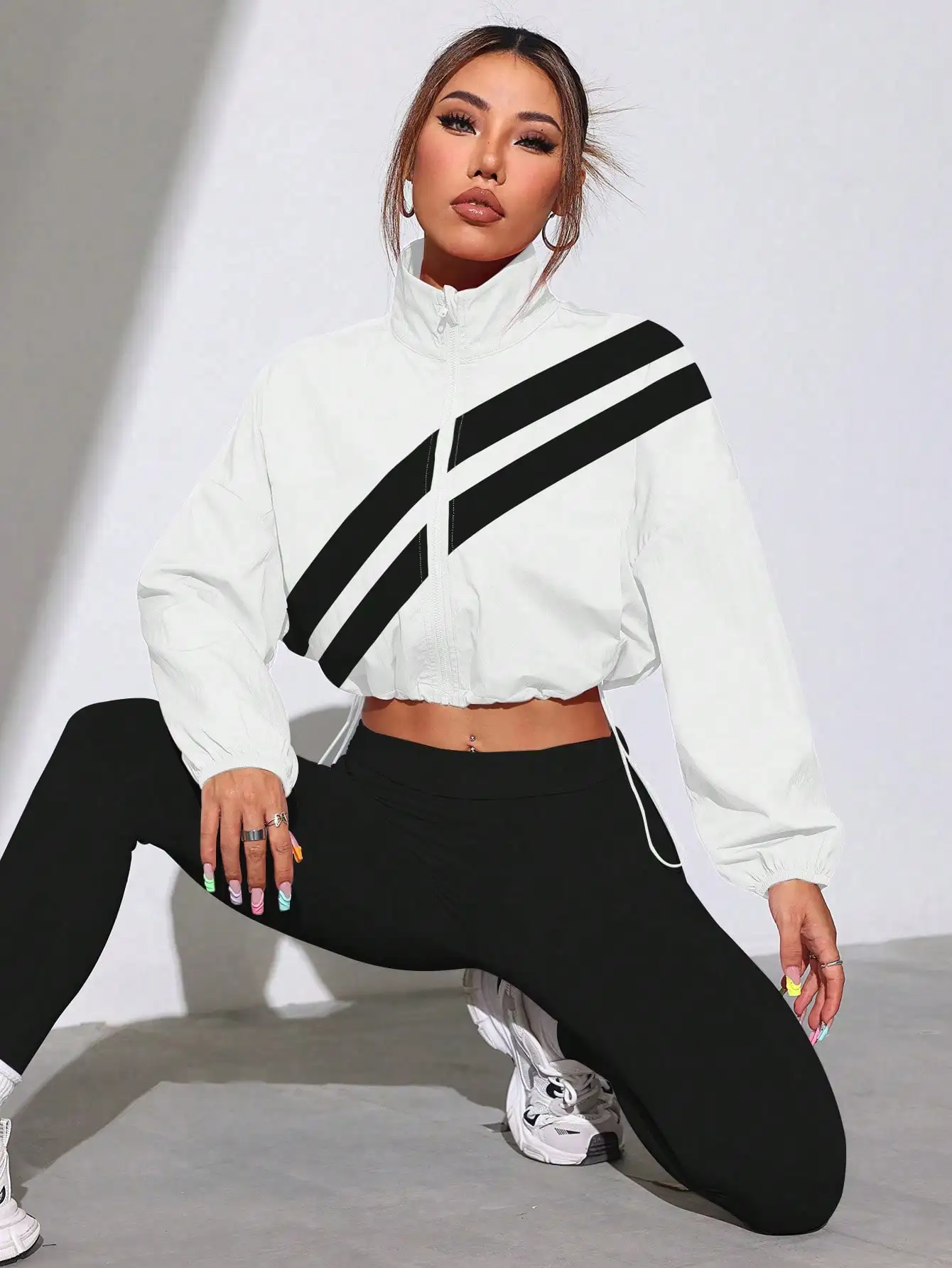 Jaqueta Esportiva Feminina com Zíper e Blocos de Cores, Com Cordão na Barra, Moda Casual para Primavera e Outono