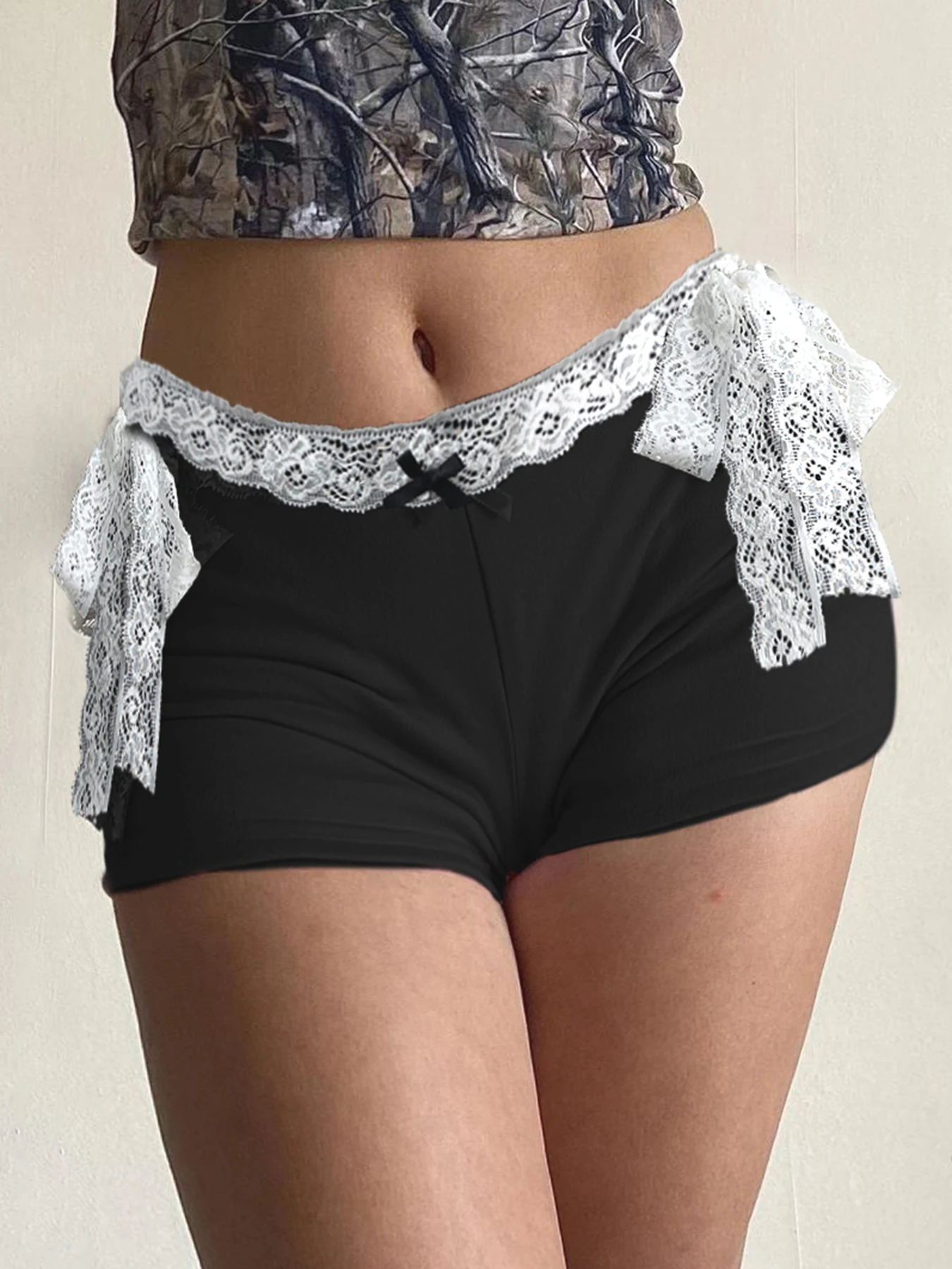 

Sweetown Patchwork Lace Bow Knot Shorts Simple Slim Fit High Fashion Women Black Mini Short Basic All-Match