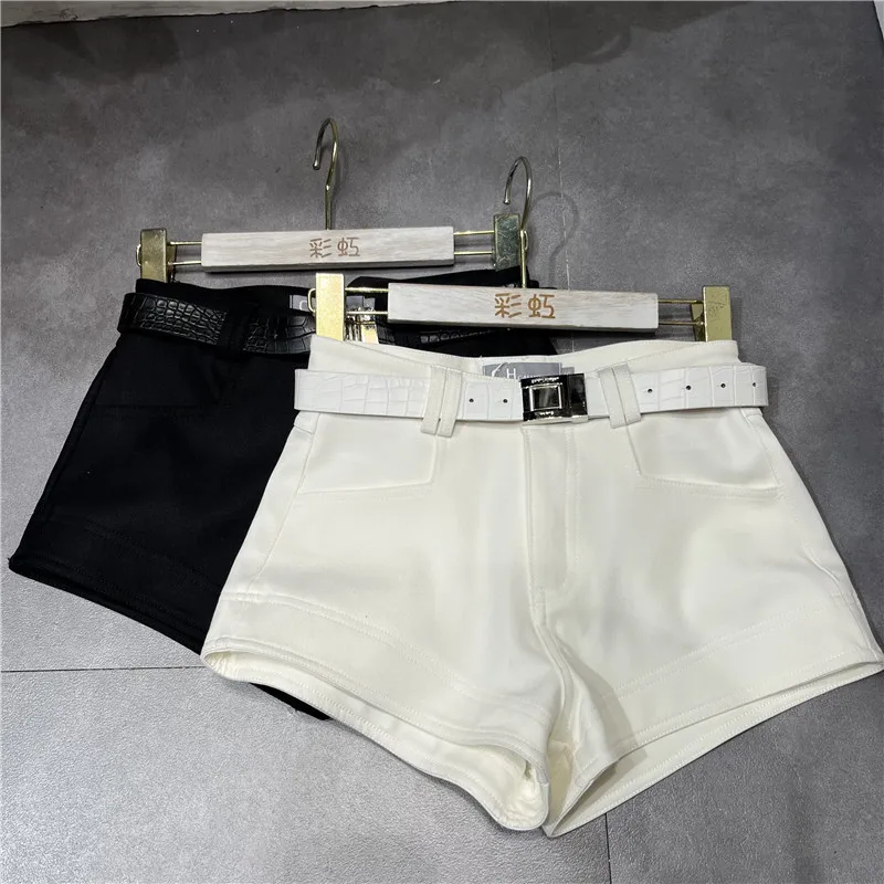 Niche Hit Girls Crocodile Pattern Belt Design Sense Suit Shorts Women's 2024 Autumn New Hip Wrap Skinny Black Shorts Hot Pants