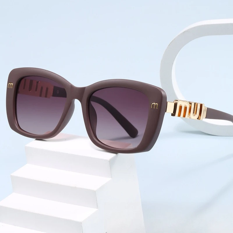

2025 Retro Cat Eye Sunglasses for Women - Polarized Small Frame Vintage Shades with UV400 Protection