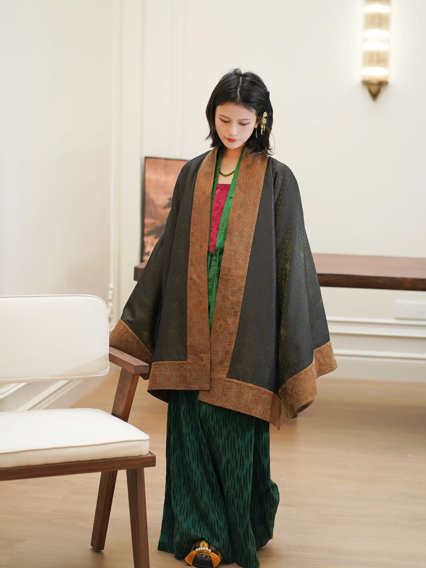 

Оригинальный комплект одежды Hanfu Song Dynas Sle Zhao Bo Aircrt Sve, улучшенный осенне-зимний комплект одежды для женщин в возрасте 20-30 лет.