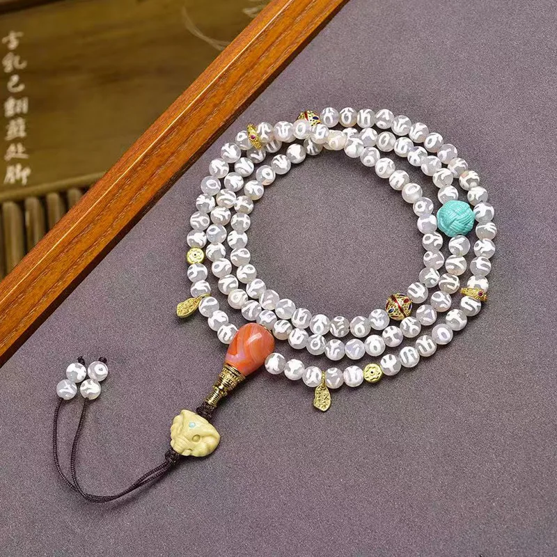 

Natural Agate Tian Zhu Necklace Twisted Silk Agate, South Red, Turquoise Three-Eyed Buddha Beads Sweater Chain