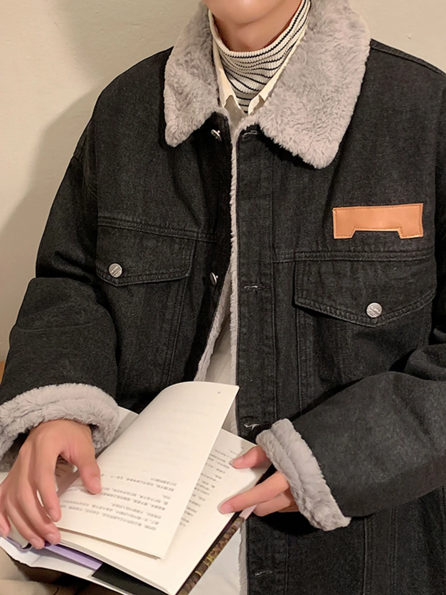 

Мужская зимняя теплая джинсовая куртка из утолщенного вельвета с хлопковой подкладкой в стиле ретро, американский молодежный фасон, модный бренд