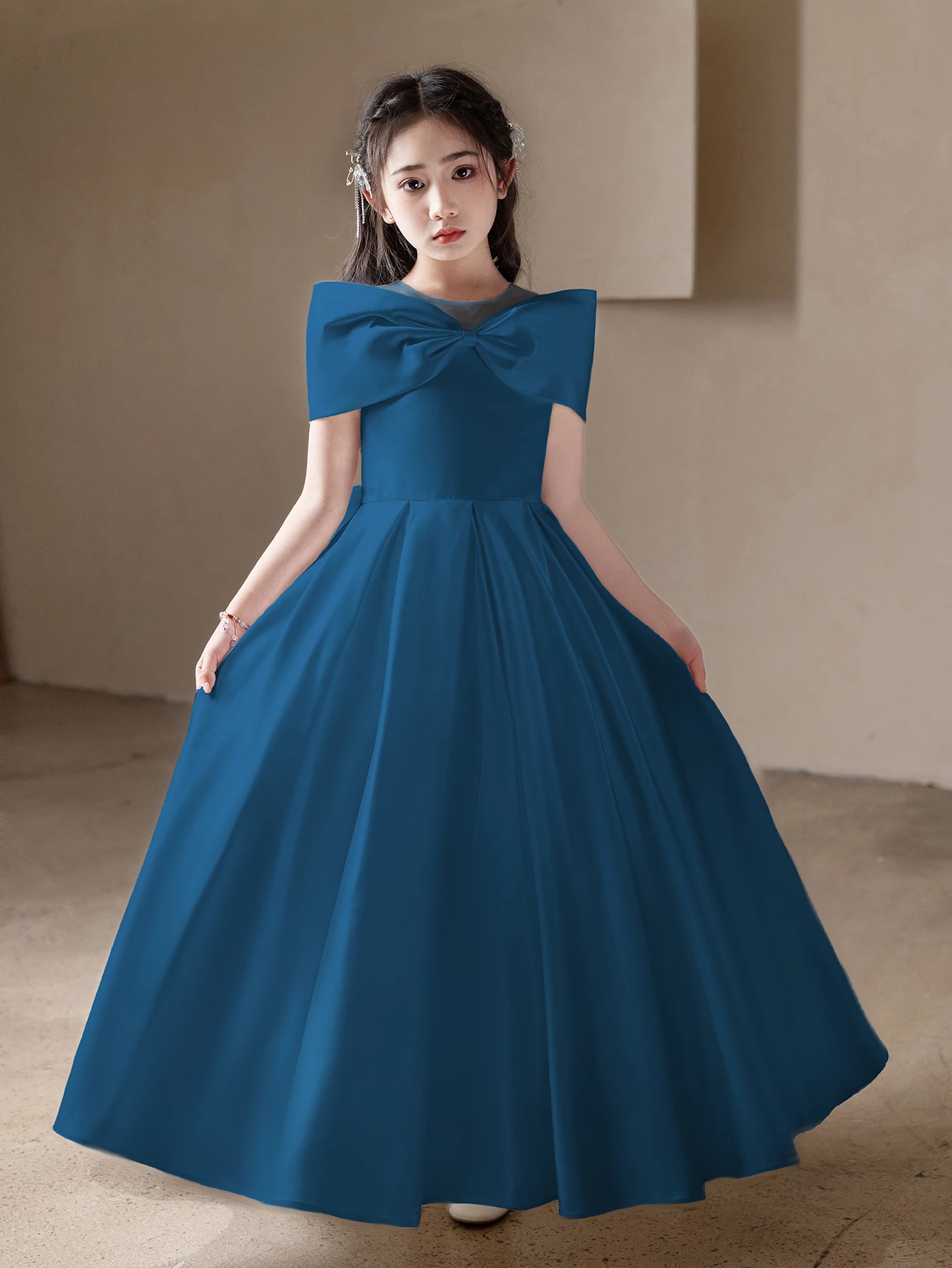 

Teenage Lake Blue High-End Long Dress Gown For Medium To Large Kids Birthday Parties And Weddings With Large Bowknots