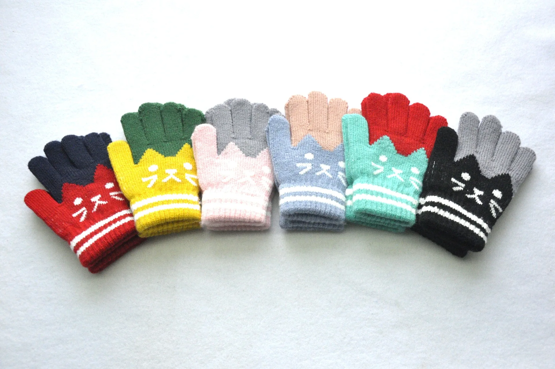 Cute 6-11Y Children Thickened Warm Gloves For Students Winter New Cat Knitted Mittens Outdoor Knitting Cycling Skiing Gloves