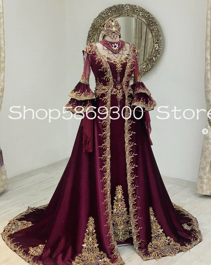 

Burgundy Velvet Arabic Muslim Prom Dresses Two Pieces Gold Applique Crystal 2025 Caftan Marocain Evening Gala Gown