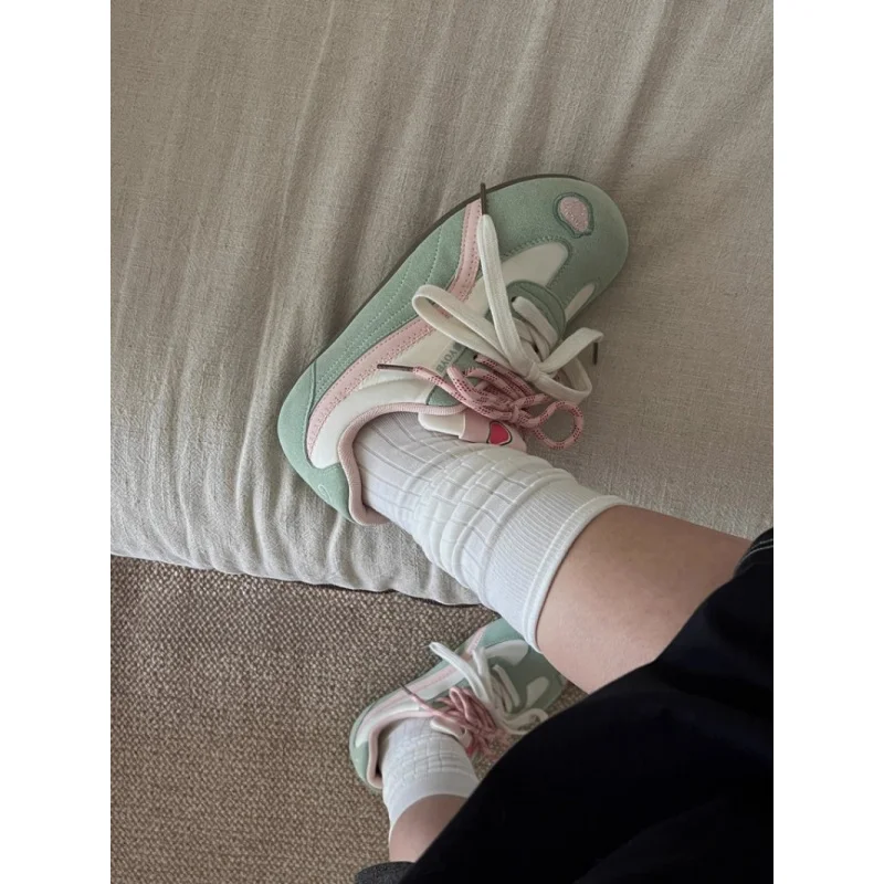 أحذية التدريب الألمانية النسائية 2025 ربيع الخريف جديد حار موضة أحذية رياضية غير رسمية أحذية بيضاء مريحة #4