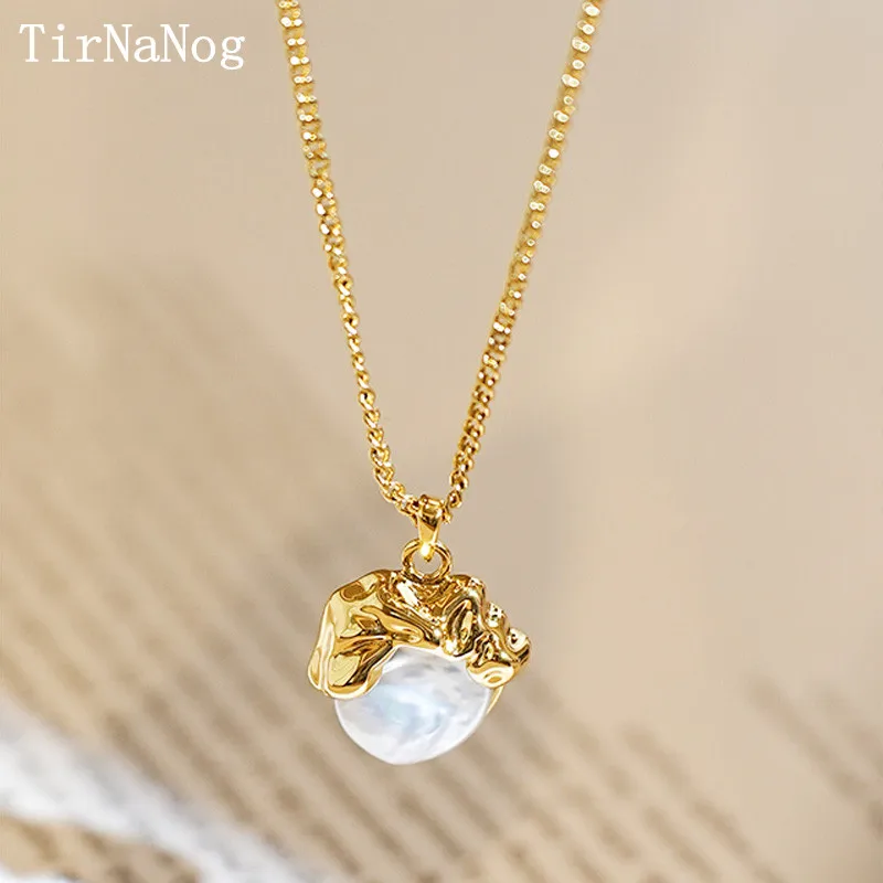 

French Baroque Natural Freshwater Pearl Necklace, Fashionable Retro Geometric Circular Shell Pendant Collarbone Chain Jewelry