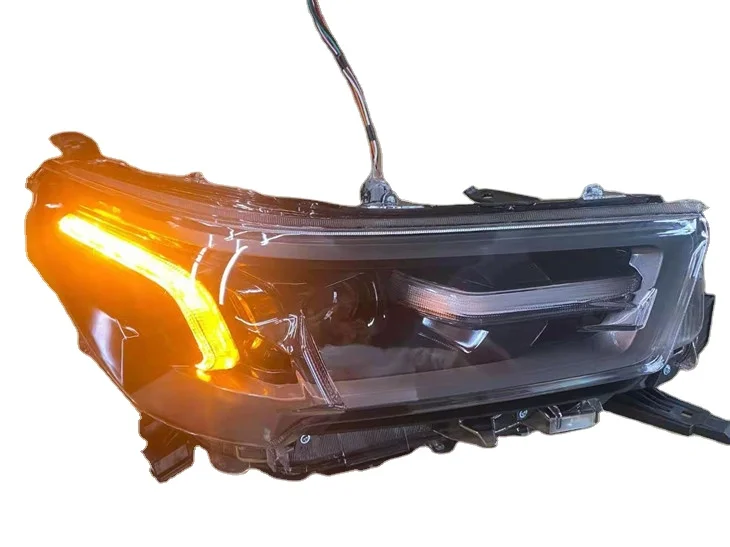 ZESTAW ZELENOŚWIETLĄCYCH REFLEKTORÓW LED ZEWNĘTRZNYCH 4X4 DO TOYOTA HILUX REVO/ROCCO 2021-2024