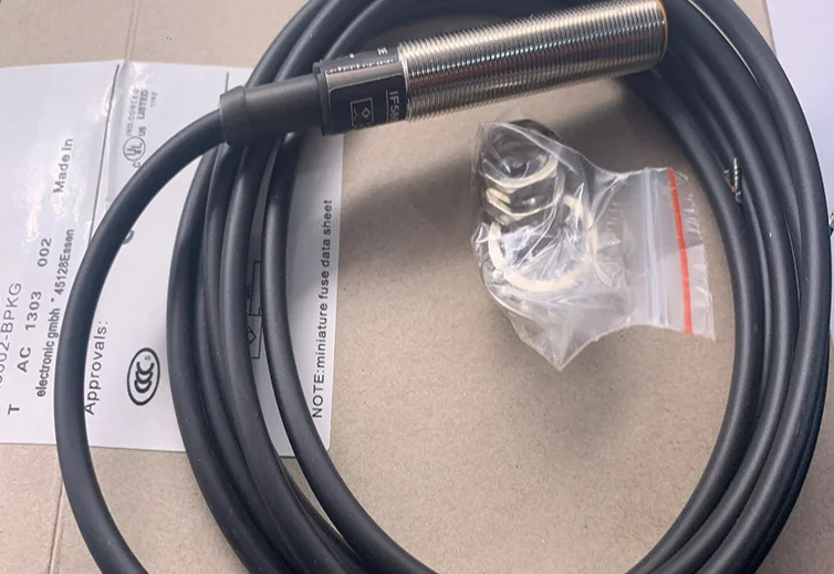 E3RA-DN11/DP12/DP13/21/22/23/TP21/RN11/RP2 Photoelectric switch sensor