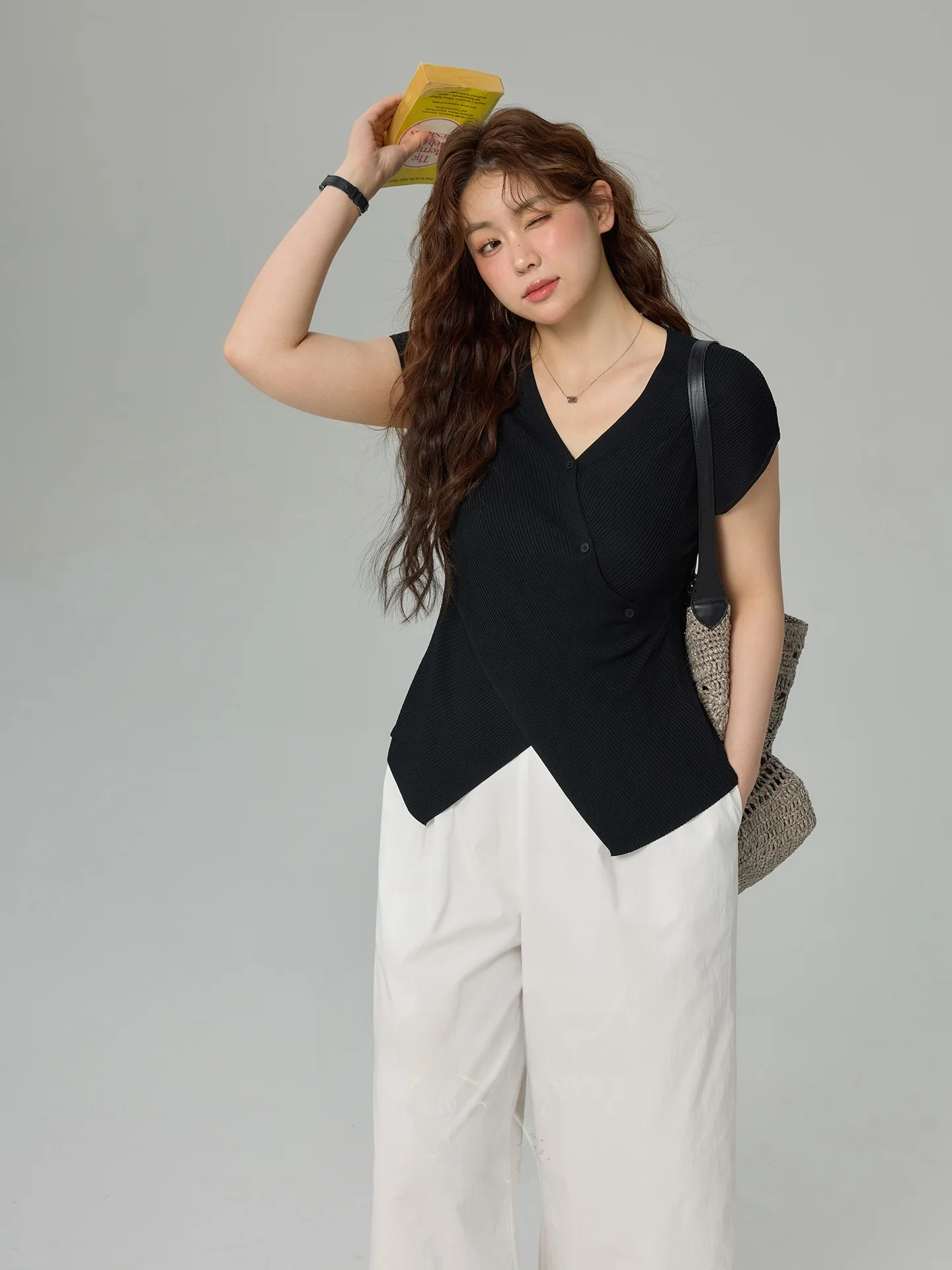 

plus Size Women's V-Neck Asymmetric Knitwear Short Sleeve Summer Fashionable Top Korean Style High Waist Commute Wind