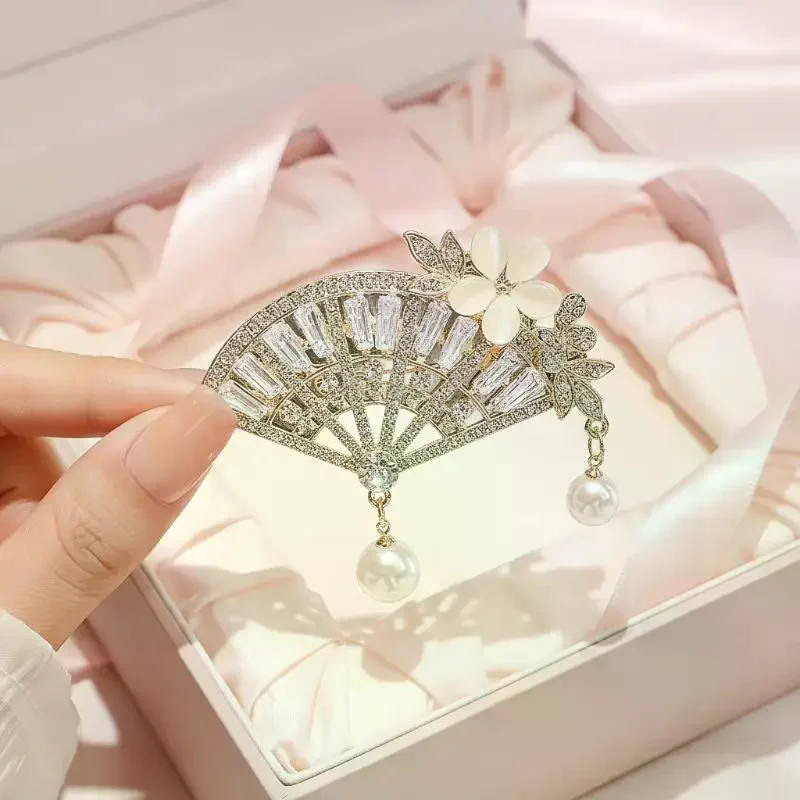 Chinese Style Fashion Luxury Rhinestone Fan-Shaped Brooches For Women Clothing Coat Accessories