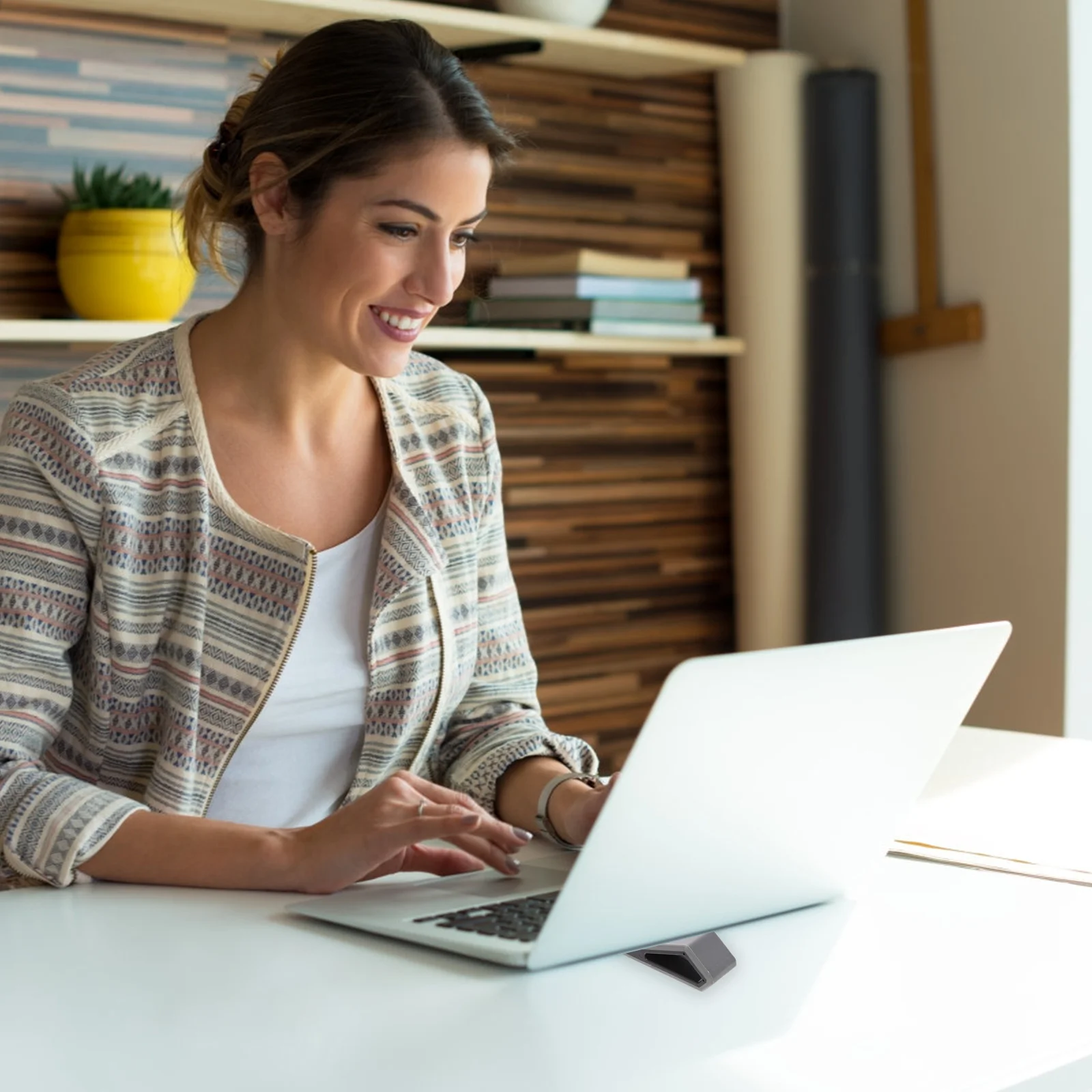 

2pcs Adjustable Notebook Ergonomic Computer Support Non-Slip Portable Heat Reduction Black Grey Riser Stand Desk Computer Riser