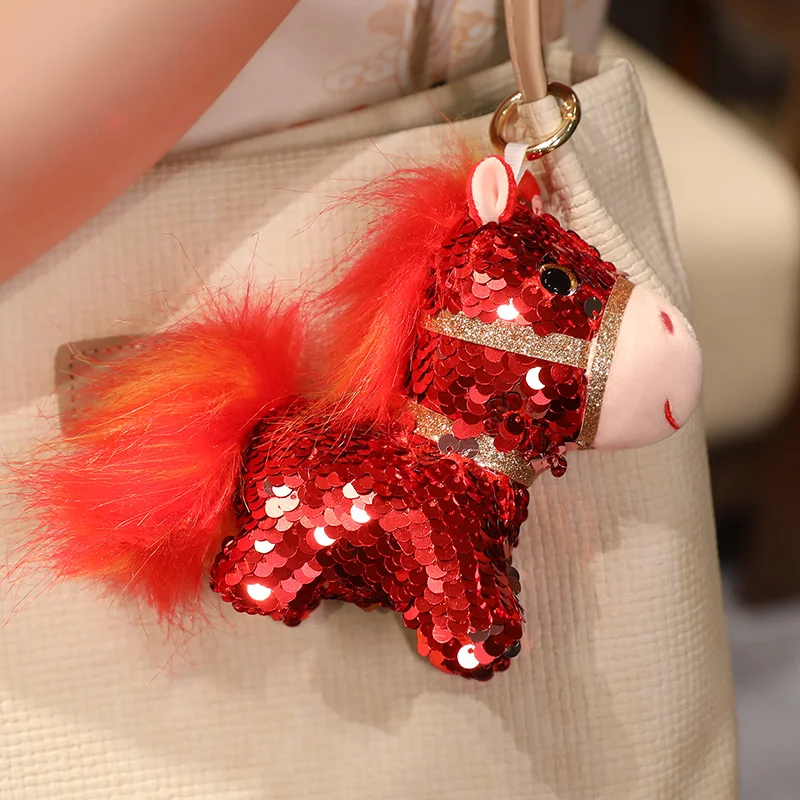Mascota de Año Nuevo, caballo pequeño con lentejuelas coloridas, juguetes de peluche, colgantes de caballo parpadeantes, muñeca, decoración festiva preciosa