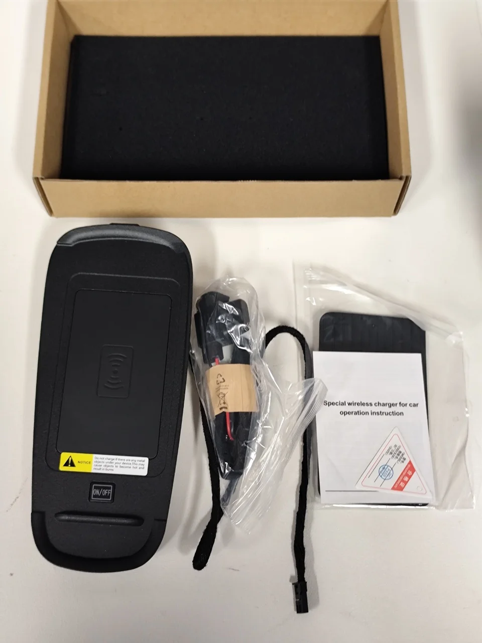 

QI car Fast wireless charger For Lexus CT 2015 2016 2017 Infrared Fast Wireless Charging Car Phone Holder for iphone/Samsung