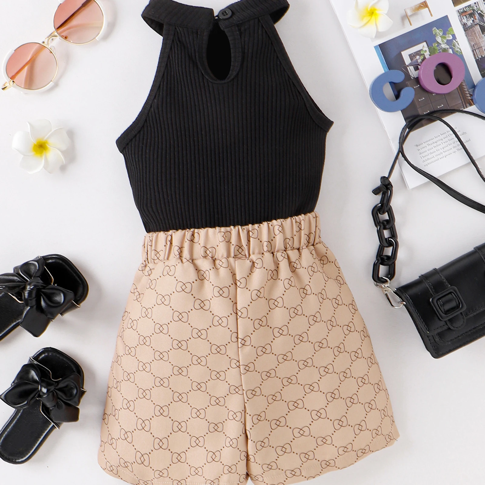 2PCS Summer Baby Girls 4-7 Years Old Soft And Comfortable Black Halter Top + Apricot Printed Shorts Simple Style Suit