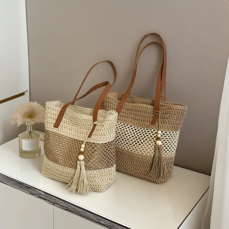 Minimalist Handmade Woven Straw Tote Bag for Woman's  Lightweight Summer Beach Vacation Shoulder Bags,Tassel Casual Beach Bag