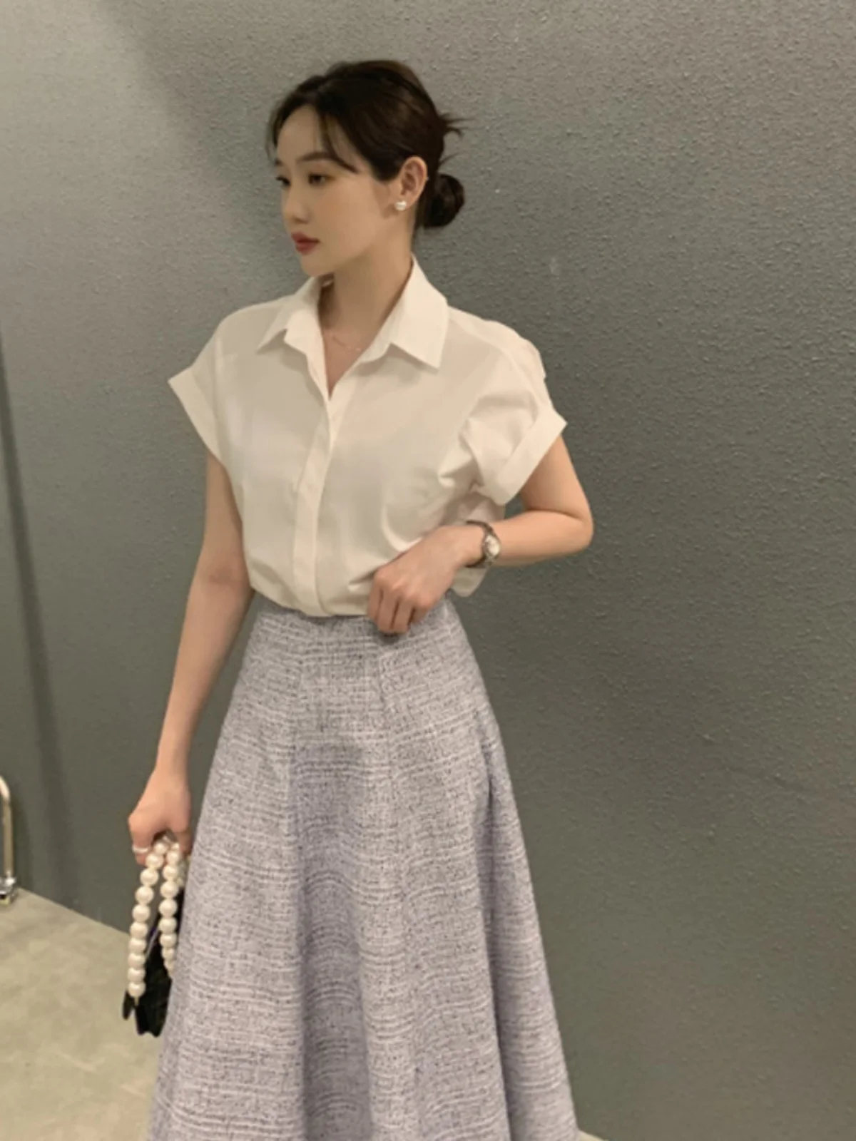 Schickes Frühlings-Neues SLE-Loose-Fit-Casual-Oberteil mit Umlegekragen und einem Knopf zum Aufrollen von Sve Flng Sve für Damen