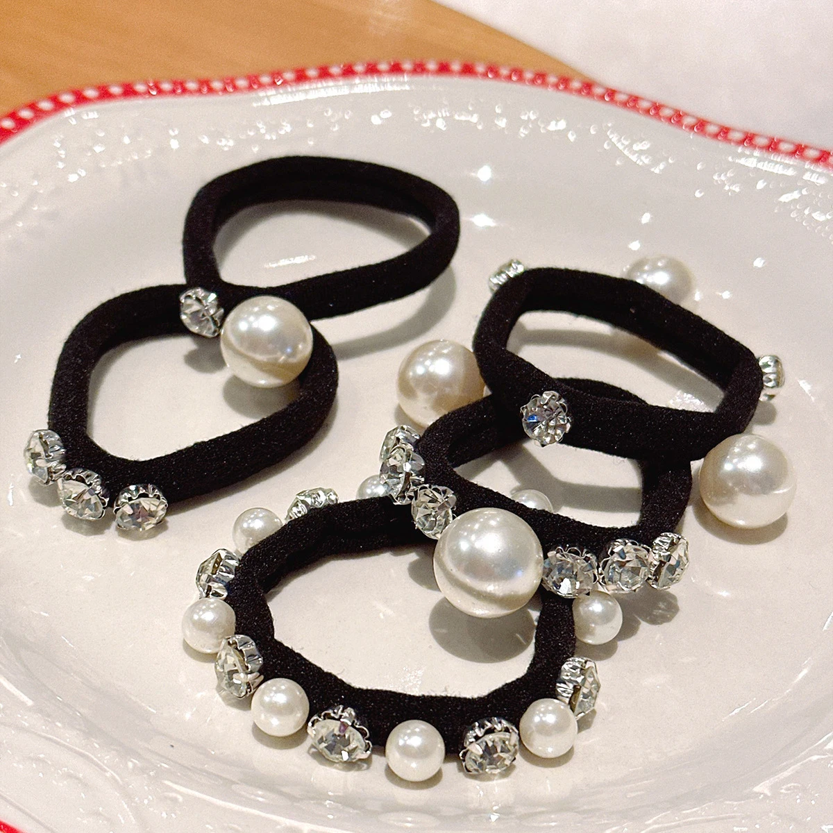 5-piece set of pearl rhinestone hair rings, ponytail ties, bands, headwear, high elasticity and durable headbands