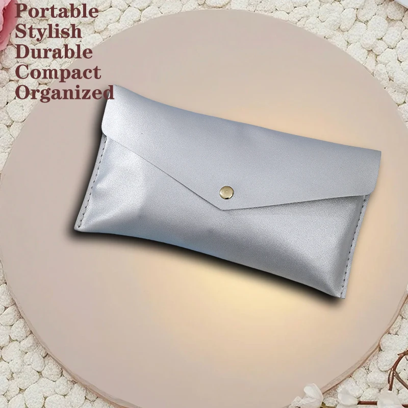 Przenośny zestaw pędzli do makijażu, stylowy i trwały, schludnie zapakowany w kompaktową saszetkę do makijażu na wynos.