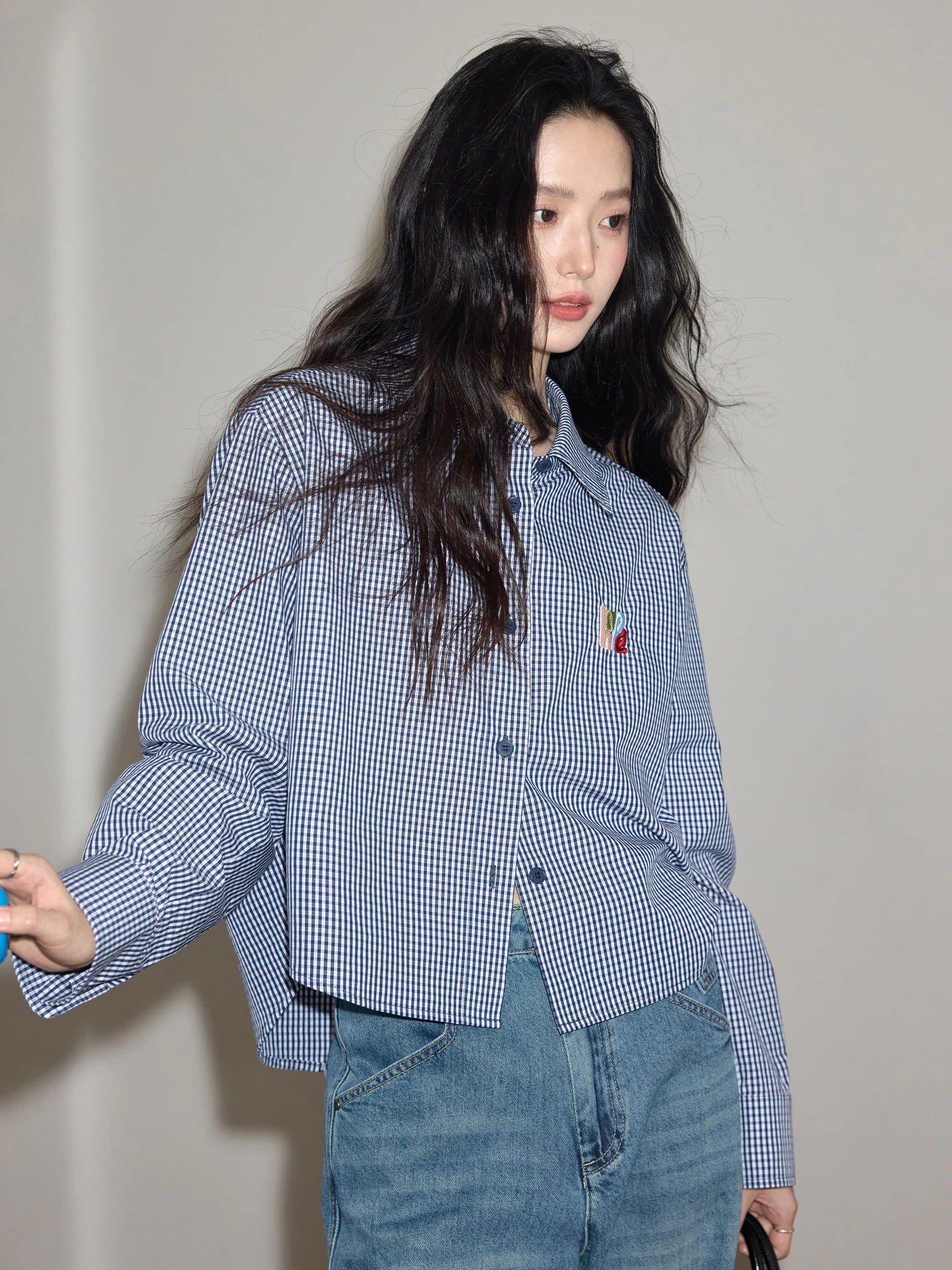 

Женская повседневная хлопковая смесь с вышитыми буквами Long Sve irt в клетку с узором на пуговицах и эффектом похудения, удобная посадка