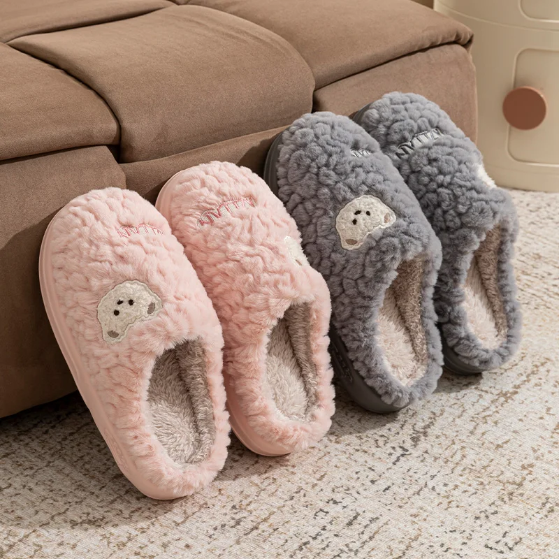 شباشب قطنية نسائية شتوية منزلية جديدة داخلية مضادة للانزلاق سفلية سميكة دافئة ورقيقة للزوجين شباشب شتوية