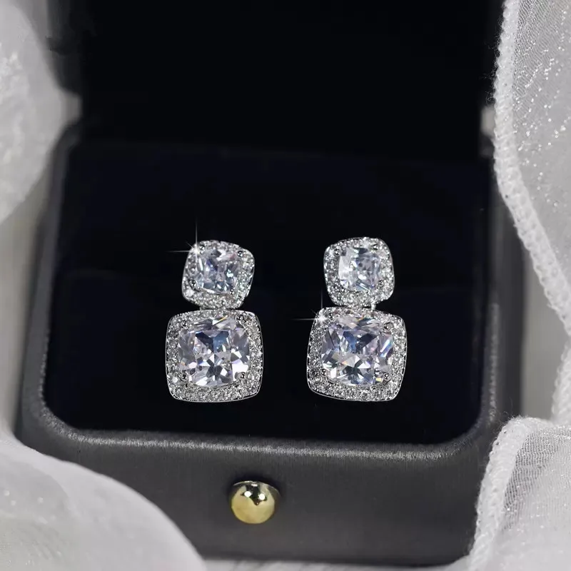 Huitan-pendientes colgantes de cristal CZ para mujer, accesorio de moda para la oreja, joyería de Color plateado de alta calidad