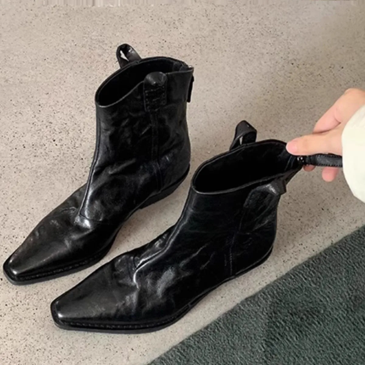 

Western Short Boots Women's 2025 Autumn/Winter Fashionable Pointed V-Mouth Retro Cowboy Skinny Boots Coarse Heel Women's Shoes