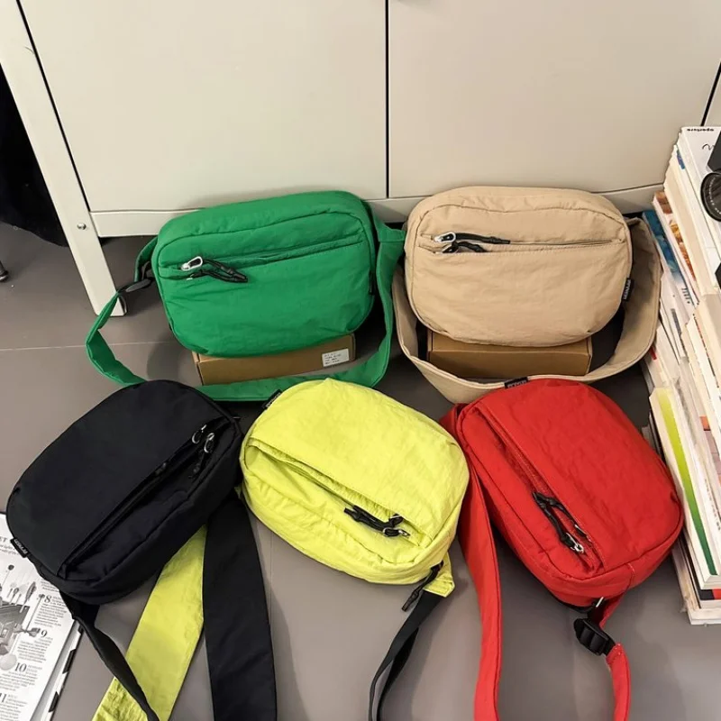 

Elegant Flap Bag With Turn Lock For Ladies With Secure Closure And Smooth Premium Leather