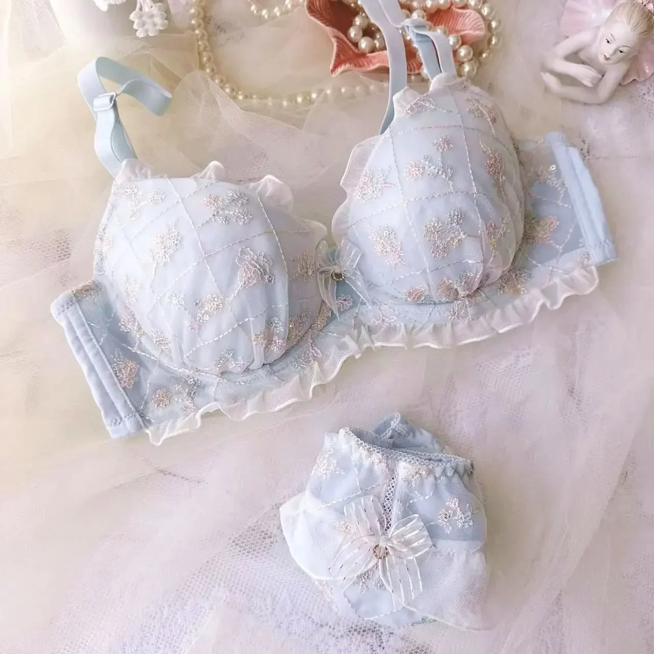 Three-color Sequins Embroidery Bras Women Push Up Thin Cup Student Girls Lingerie Cute Gathered Sexy Underwear Bra Set