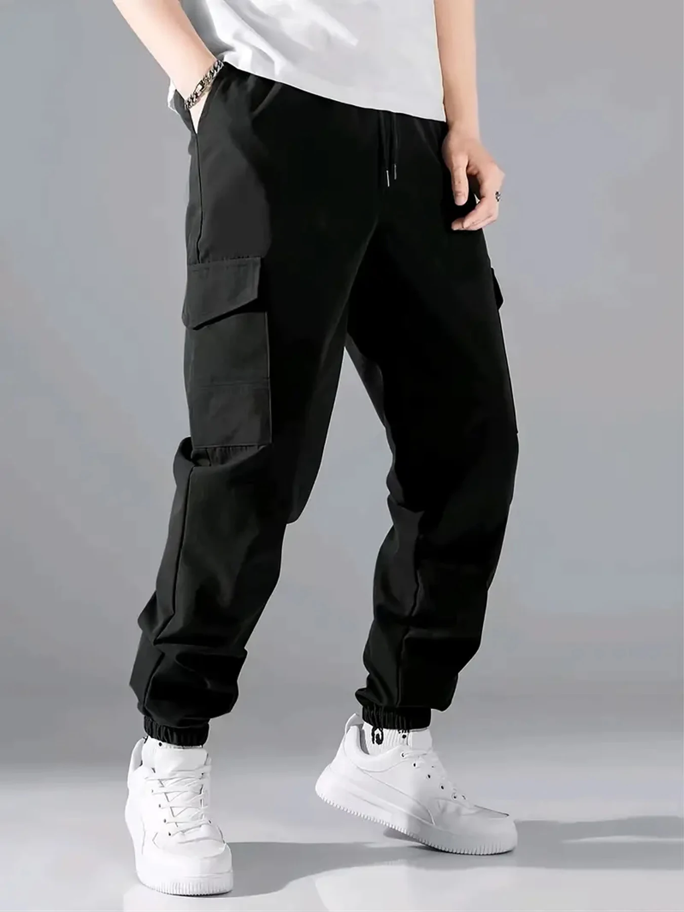 Men's Solid Pocket Drawstring Waist Cargo Pants Regular Fit Casual Fashion Trousers for Daily Wear