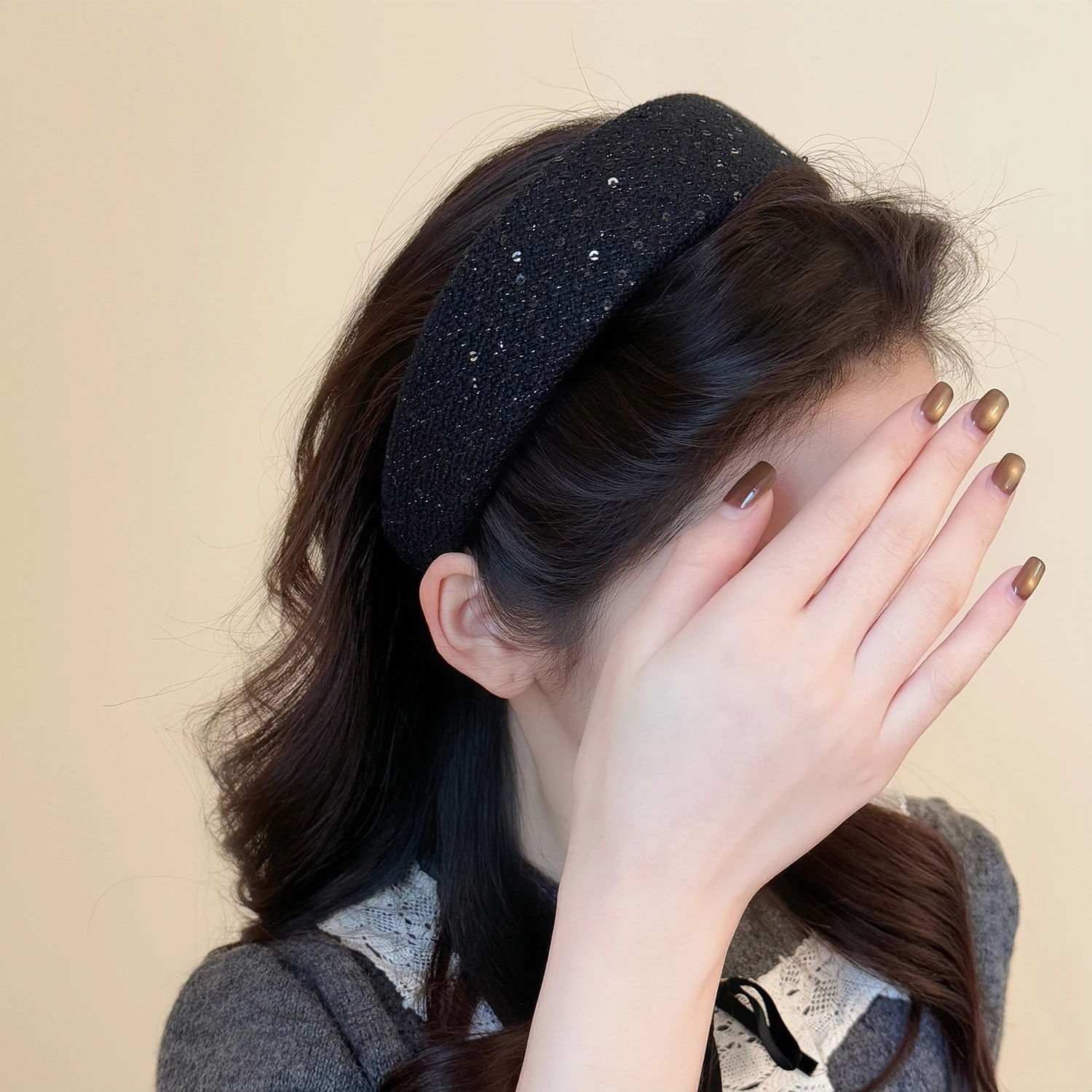 faixa-de-cabelo-feminina-de-esponja-com-lantejoulas-pretas-versatil-para-uso-externo-no-outono-inverno-faixa-de-cabelo-da-moda