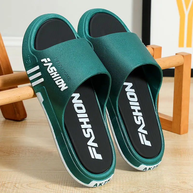 

New Men's Slippers for Outdoor Wear in Summer, Indoor Home Anti Slip Thick Sole Sandals for Men's Outdoor Use in All Seasons EVA