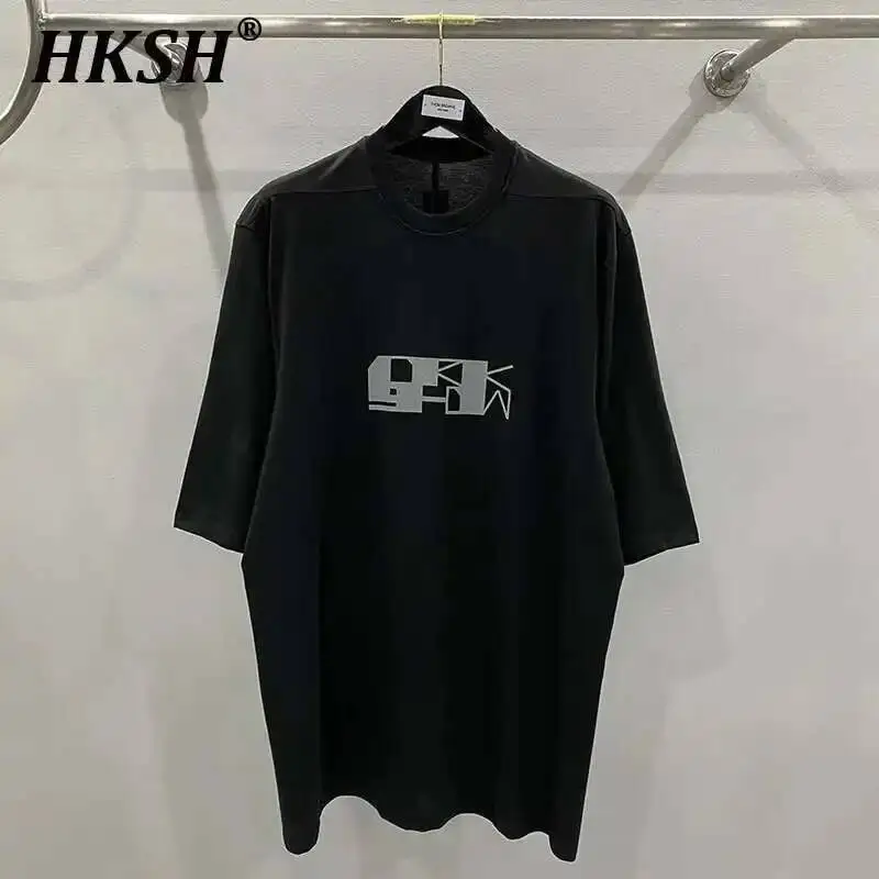 

HKSH Summer New Men's Tide Streetwear Thin Dark Loose Collarless T-shirt Letter Print Cotton Casual Solid Color Chic Tees HK2012