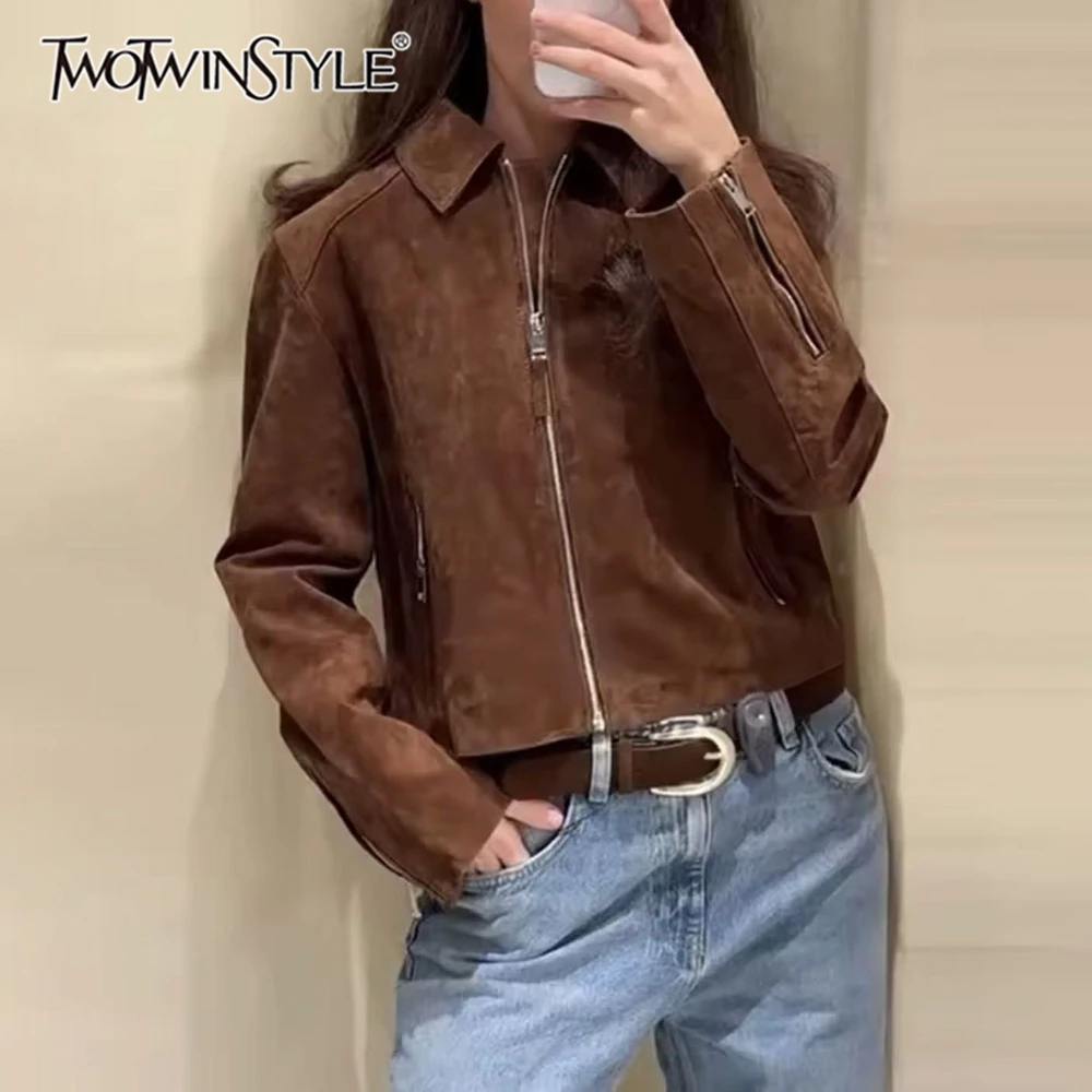 

TWOTWINSTYLE коричневая осенняя стильная куртка для женщин с лацканами и длинными рукавами в стиле пэчворк, утягивающие винтажные пальто на молнии, женская одежда