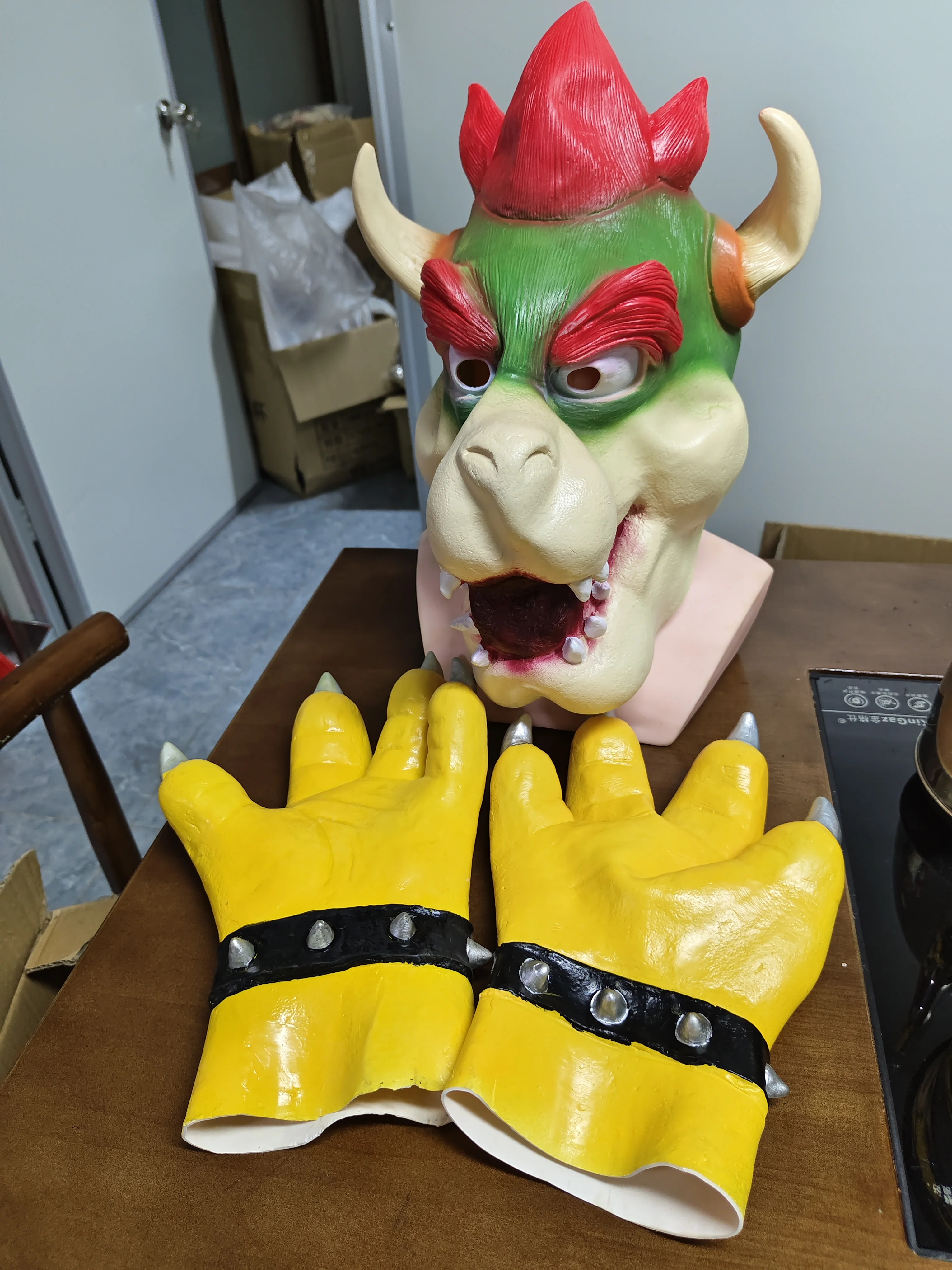 

Yoshi Bowser Latex Mask and Claws Gloves Super Bros King Koopa Halloween Scary Props Party For Men