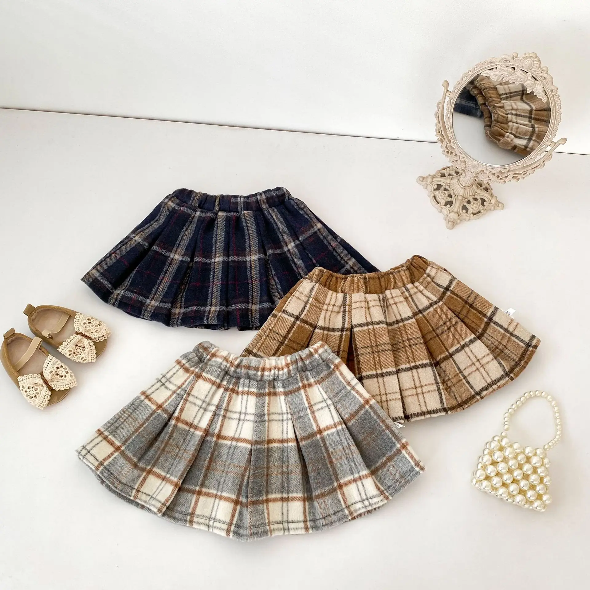 2026 Herbst Süßer Stil Kinderrock Karierter Plissee-Rock mit Elastikbund für 6M-4J Mädchen Vielseitiges Kinderkleid – Detail 2