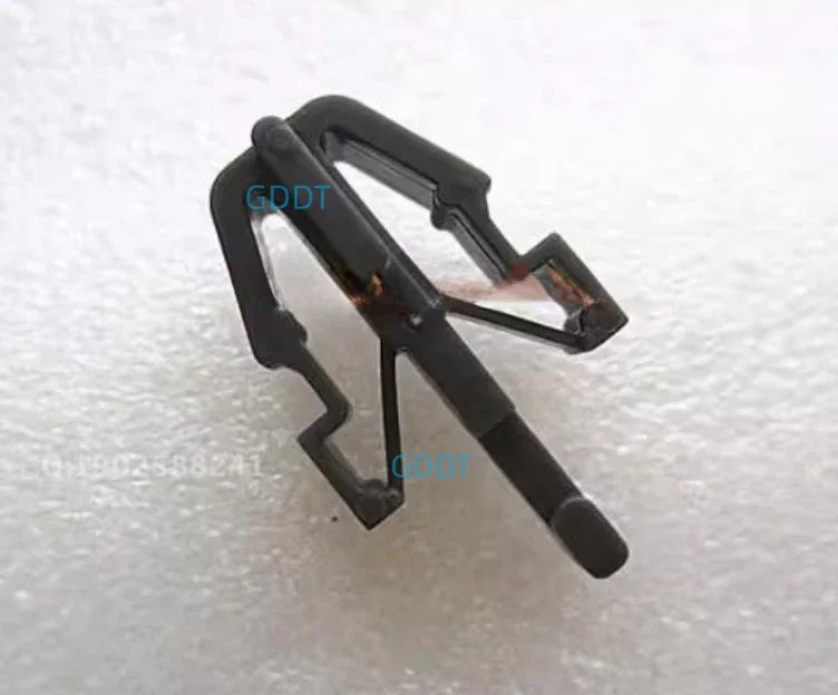 1 or 4 Piece Front Bumper Grille Clips for Pajero V70 V60 Front Grille Clips for  Pajero Sport KS Accessories MR221507