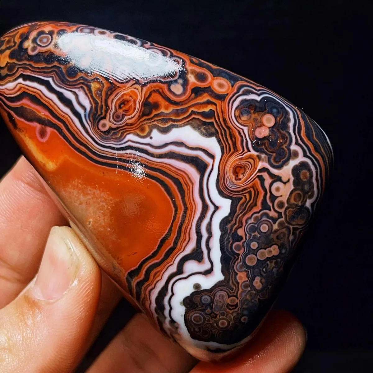 Gift Stone Banded Agate Worry Stone, Colorful Pattern, Tumbled Polished, Home Decor, Natural Stone, Crystal Collection