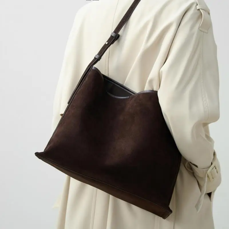 2026 موضة جديدة بسيطة وغير رسمية تقليد الجلد المدبوغ ماتي النهاية سعة كبيرة دلو نوع حقائب كتف واحدة للنساء العصرية