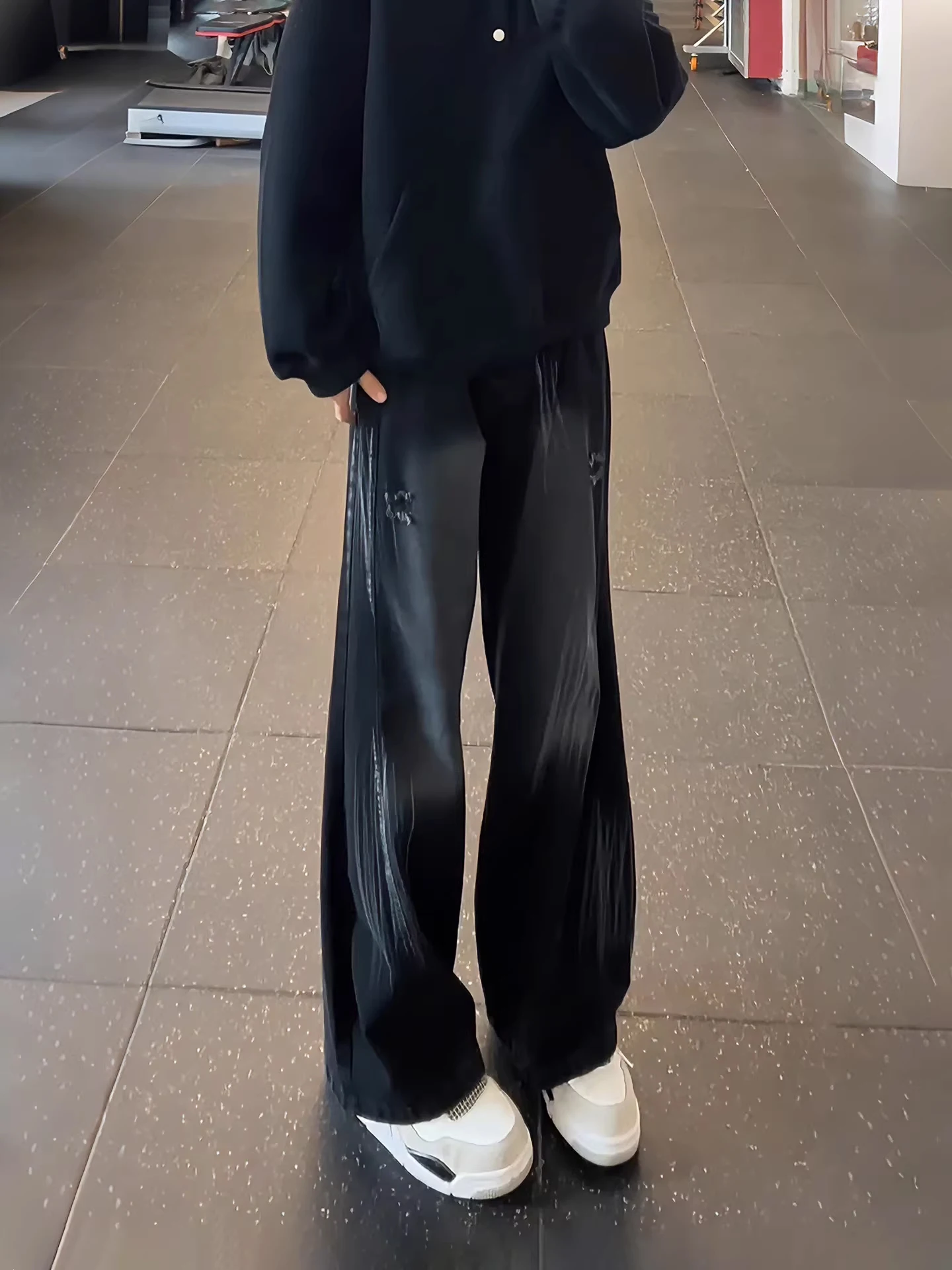

Black Splashed Ink Faux Hole Knife Men's Fleece Lined Straight Leg Jeans Casual Loose Wide Leg Pants Workwear