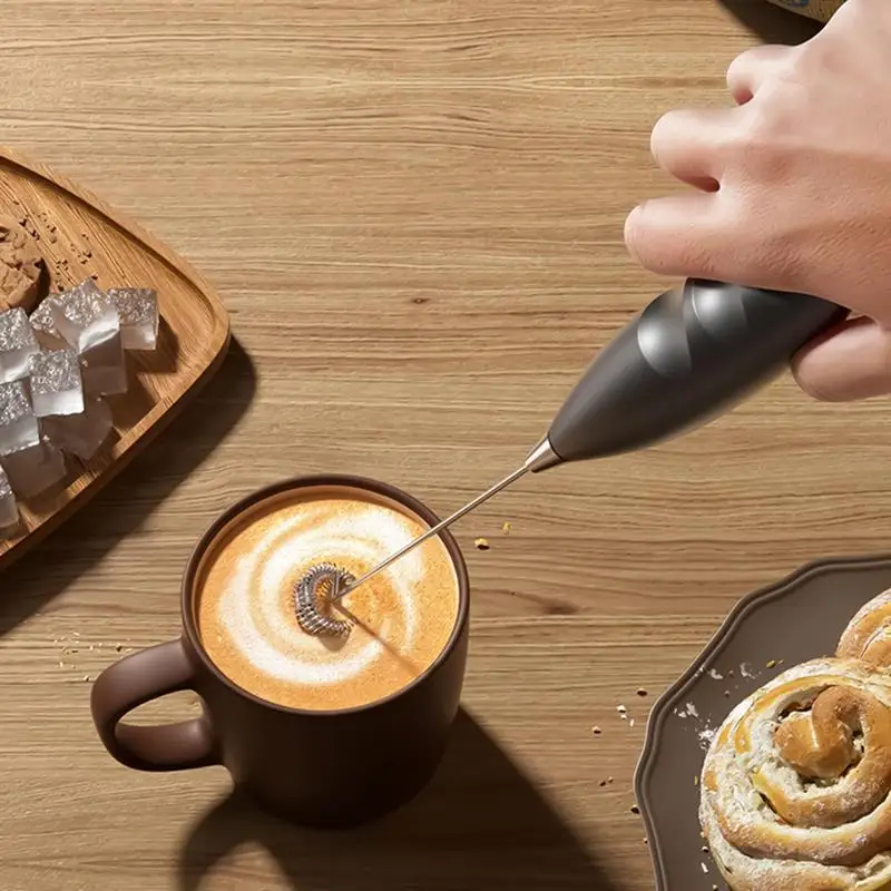 휴대용 우유 Frother 전기 폼 메이커 스테인레스 스틸 계란 비터 캠핑 베이킹을위한 무선 자동 라떼 폼 메이커