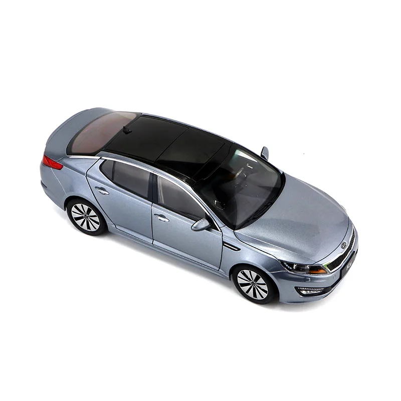 Modello originale 1:18, Cina Kia K5 Optima 2011, modello di auto in lega per esposizione, regali e collezioni