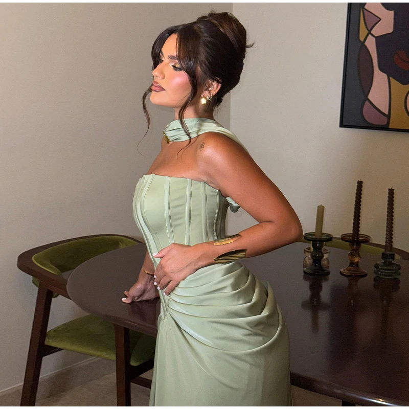 แฟชั่นฤดูร้อนจีบชุดยาวผู้หญิงผ้าพันคอซาติน Strapless เอว Cinching Robes 2025 ใหม่ชุดราตรีหรูหรา