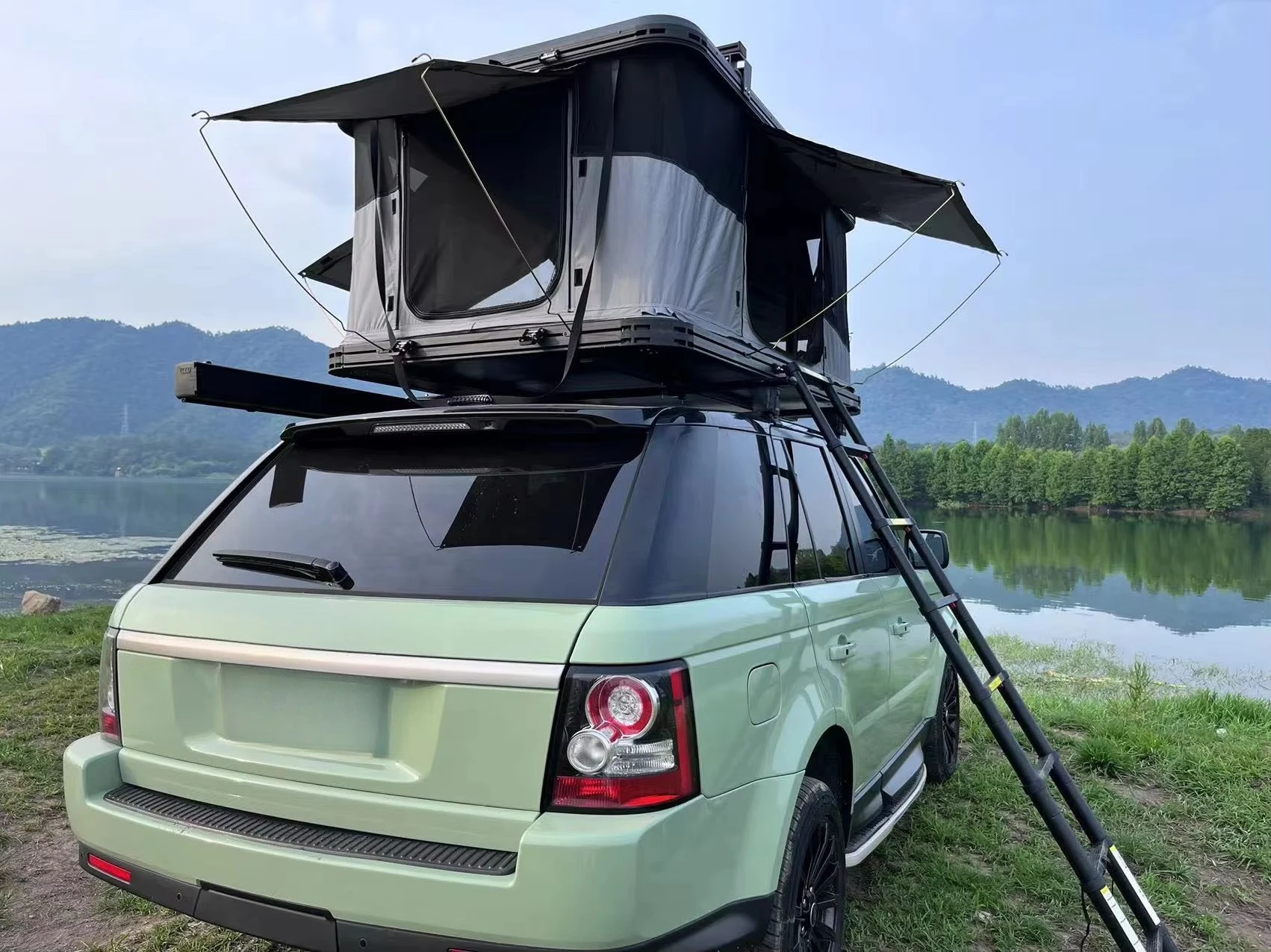 Popular In Europe Full Aluminum Shell Roof Top Tent 2-3 Person Straight Bracing Type One Bedroom Camp Gear