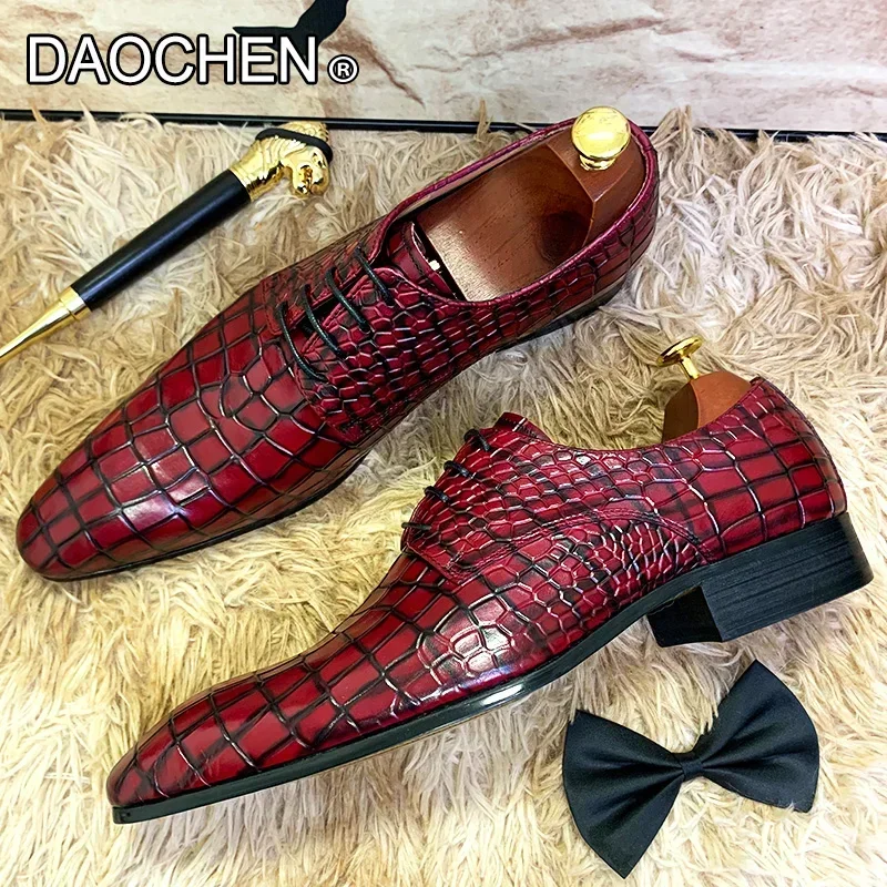 Sapatos masculinos de couro com bico fino, sapatos luxuosos com cadarço para casamento e festa, elegante e luxuoso, vermelho e preto