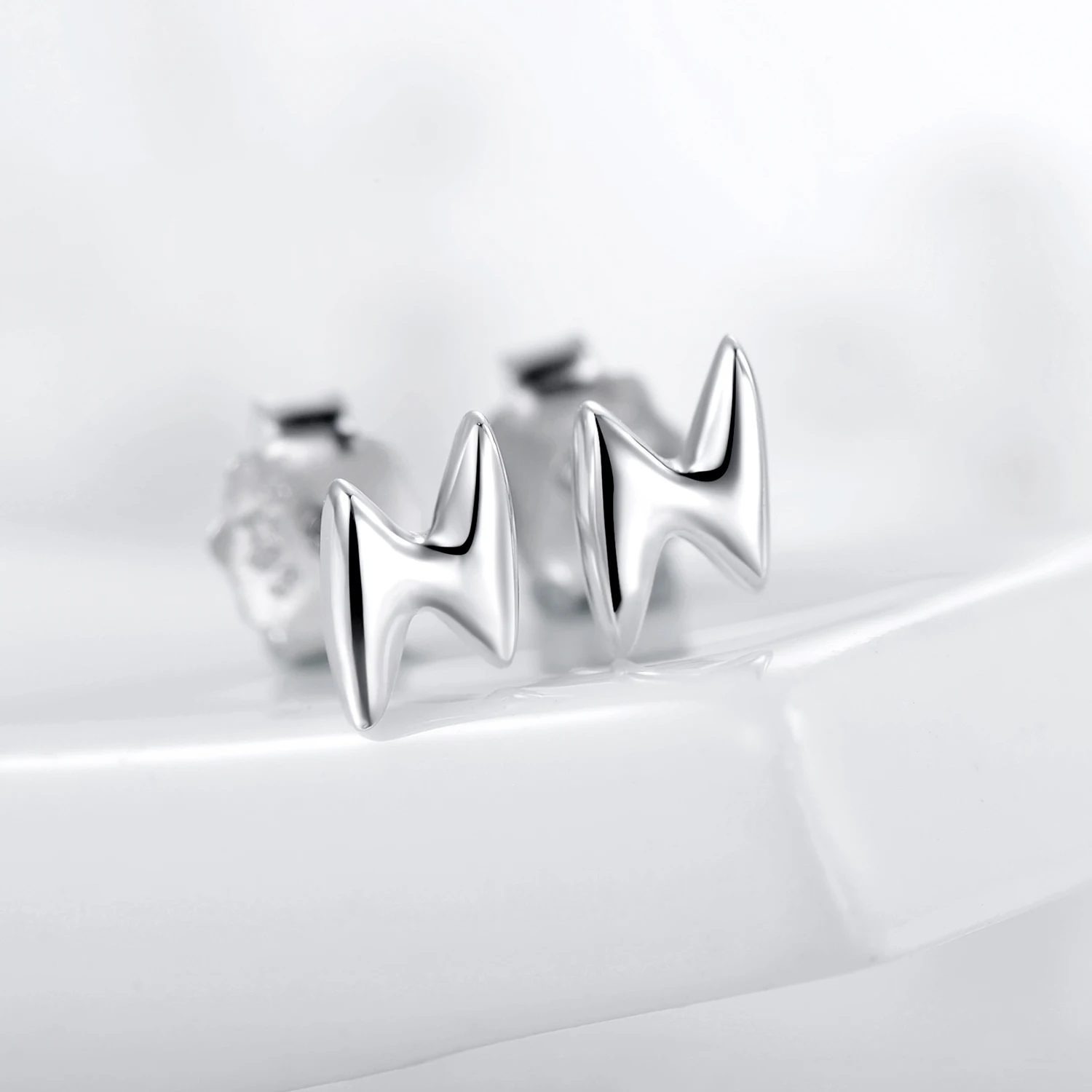 Modian Hot Sale 100% 925 Sterling Silver Cute Small Hearts Stud Earrings For Women Fashion Round Luxury Lightning Fine Jewelry