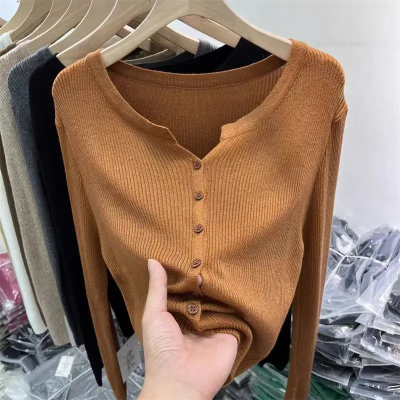 เสื้อไหมพรมคอโอแฟชั่น เสื้อสเวตเตอร์ถักสำหรับผู้หญิง เสื้อคลุมแขนยาวสีขาว เสื้อคาร์ดิแกนผู้หญิง เสื้อผ้าผู้หญิง Q1072